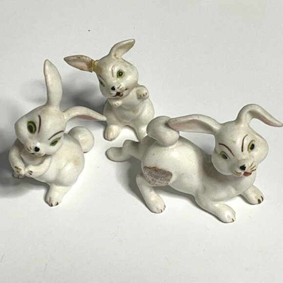 VTG 3 Miniature Rabbits Bone China Figurines White w/Green Eyes 2" Japan - Picture 1 of 15